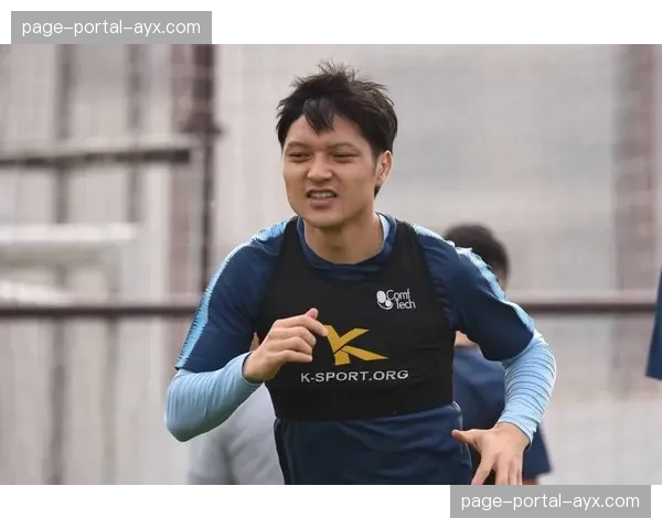 特写:39岁老将汪嵩替补登场,创中国顶级联赛最年长出场纪录 特写:39岁老将汪嵩替补登场,创中国顶级联赛最年长出场纪录